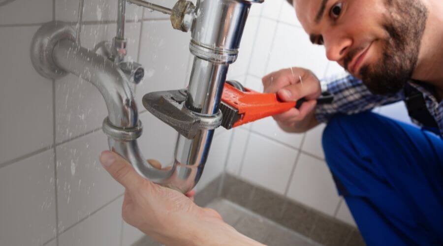 Local expert plumbing services in Prairieburg, IA
